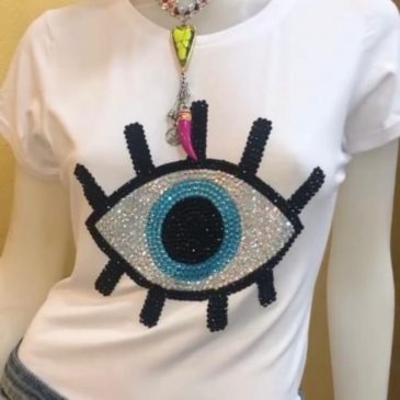 Camiseta ojo con cristales de Swarovski