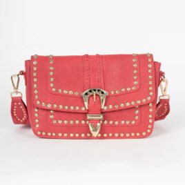 Bolso bandolera en piel roja y tachuelas