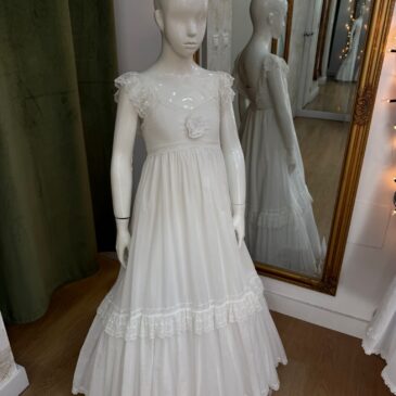 Vestido de comunión Leticia de estilo ibicenco