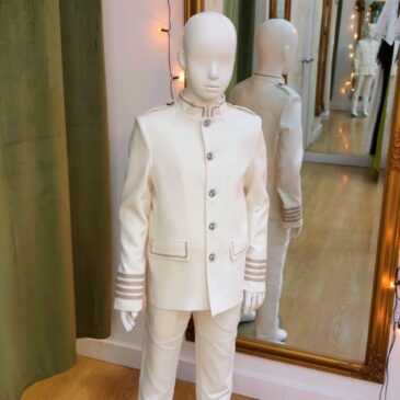 Traje de comunión blanco de lino con casaca
