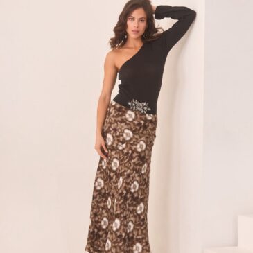 Top asimétrico joya Black