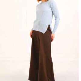 Pantalón marrón de pata ancha elástico, sin cremallera