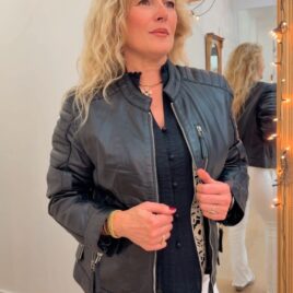 Cazadora de piel negra