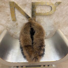 Cuello de zorro marrón