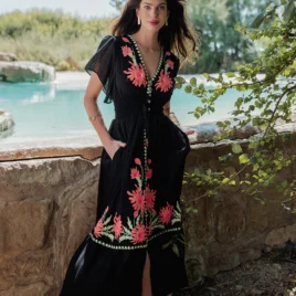 Vestido largo negro bordado Aloha