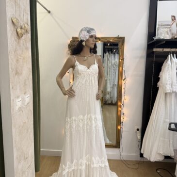 Vestido de novia Lara de Charo Ruiz