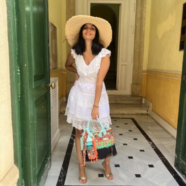Vestido ibicenco blanco corto con volante Isla
